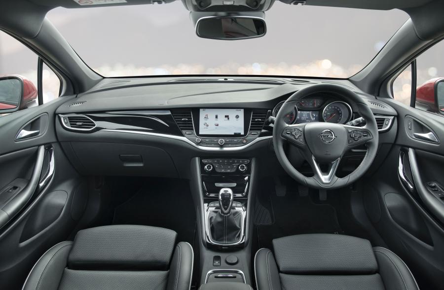 Торпедо Opel Astra 2016 года  (ZA) (фото 34 из 40)